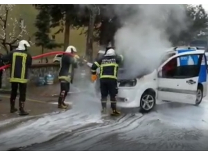 Isparta’da Seyir Halindeki Ticari Araç Alev Aldı