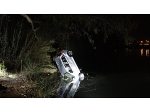 Otomobille Irmağa Uçan Sürücünün Cesedi 2 Saat Sonra Bulundu