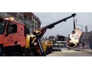 Polis Kovalamacasının Sonu Su Kanalında Sona Erdi