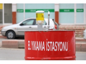 Kırşehirli Esnaf, Sokak Ortasına Dezenfekte İstasyonu Kurdu