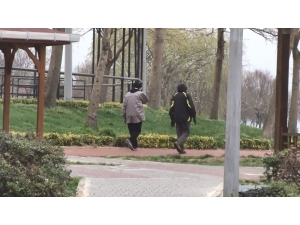 Yasağa Rağmen Avcılar Sahili’nde Sabah Koşuları