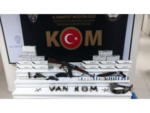 Van’da Silah Ve Mühimmat Ele Geçirildi