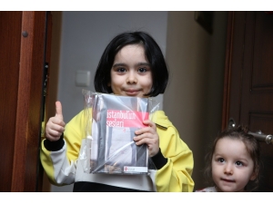 Korona Virüsüne Karşı Binlerce Kitap Dezenfekte Edilip Evde Kalan Öğrencilere Dağıtıldı