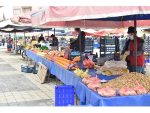 Lapseki’de Pazara Dışarıdan Esnaf Alınmadı
