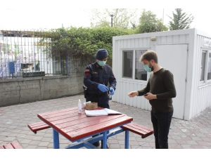 Jandarma Her Sabah Hizmet Binaları Ve Araçlarını Dezenfekte Cihazı İle Temizliyor