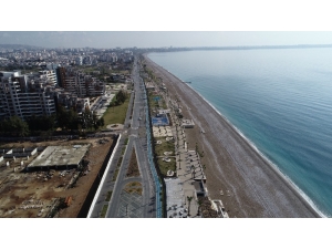 Yasak Sonrası Dünyaca Ünlü Sahil Issızlığa Büründü