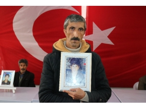 Hdp Önündeki Ailelerin Evlat Nöbeti 208’inci Gününde