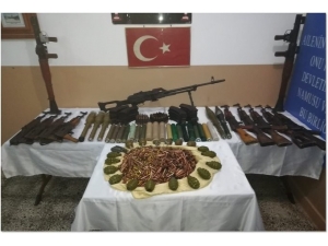 Msb: "Hudut Birliklerimizce Akçakale Hudut Hattında Yapılan Operasyonda; 9 Adet Ak-47 Piyade Tüfeği Ve 1070 Adet Fişeği, 1 Adet Biksi Makineli Tüfek Ve 143 Adet Fişeği, 2 Adet Rpg-7 Roketatar İle 12 Adet Rpg-7 Mühimmatı