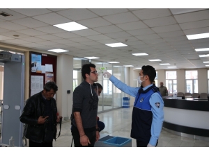 Akdeniz Belediye Binasında Korona Virüs Tedbirleri