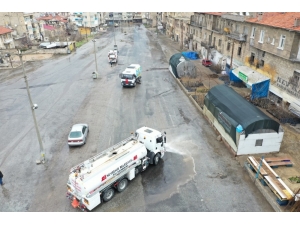 Açık Pazaryeri Temizlenerek Dezenfekte Edildi