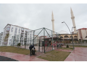 Mahallelerdeki Spor Sahaları Kullanıma Kapatıldı