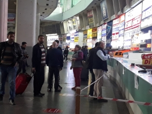 İzmir Otogarı’nda Son Gün Yoğunluğu