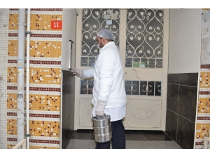 Avcılar’da Evde Kalanlara “Sıcak Yemek” Servisi Başladı