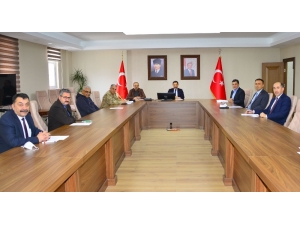 Ardahan’da İl İdare Kurulu Korona Virüs Gündemiyle Toplandı