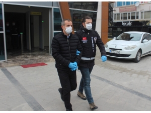 Sokağa Çıkmaları Yasaklanan Yaşlı Vatandaşları Dolandıran Sahte Polis Ve Savcılar Yakalandı