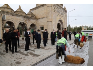 Erzincan’da Korona Virüs Salgınının Bitmesi İçin Kurbanlar Kesildi, Dualar Edildi