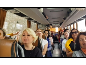 Avrupa Turnesinde Koronavirüs İçin Şarkı Yazan Nilüfer Kadın Korosu 14 Günlük Karantinadan Çıktı