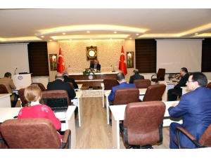 Vali Deniz: "Zorunlu Haller Dışında İller Arası Otobüslerle Seyahatlerine İzin Verilmeyecektir”