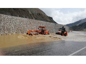 Adıyaman’da Sel Yıktı Geçti