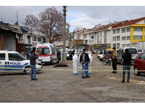 Yaşlı Adam Yolda Ölü Bulundu