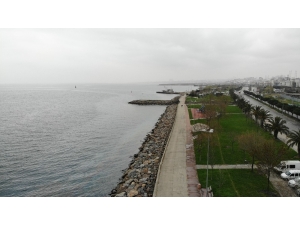 Korona Virüs Tehlikesi Aldırmadan Sahilde Gezen Vatandaşlar Havadan Görüntülendi