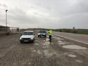 Güvenlik Güçleri Vatandaşları Seyahat Konusunda Bilgilendiriyor