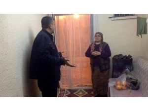 Mahalle Muhtarı Yaşlıların Hizmetine Koşuyor