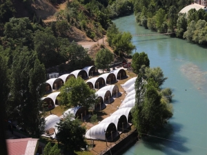 Turkiyenin İlk Çadır Kamp Oteli Sağlık Çalışanlarına Tahsis Edildi