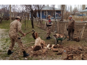 Odun Kıran Askerler Gönüllere Taht Kurdu