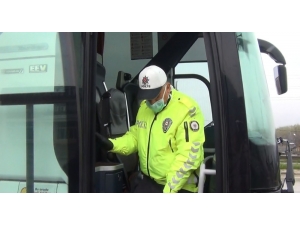 Polisten Toplumsal Mesafe Ve Maske Uygulaması