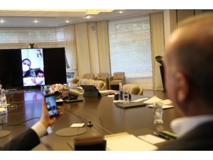 Cumhurbaşkanı Erdoğan’dan Karantinadayken Doğum Yapan Kadına Tebrik Telefonu