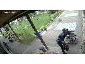 Engelli Arabasını Çalan Şahıs Tutuklandı, Vatandaşa Yeni Araba Alındı