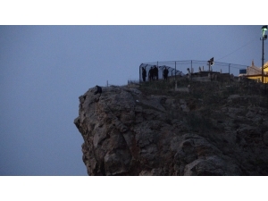 Eski Eşi Gelene Kadar İntihar Girişiminden Vazgeçmedi