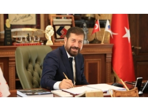 Belediye Başkanı Maaşını Krona Virüsten İşsiz Kalanlara Bağışladı