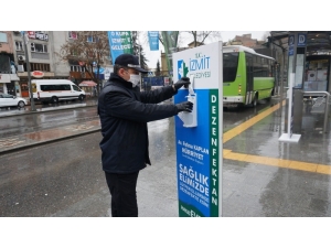 İzmit Sokaklarına Dezenfektan Otomatları Yerleştirildi