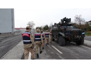 Jandarma Ekipleri Yaşlı Ve Hastalar İçin Seferber Oldu