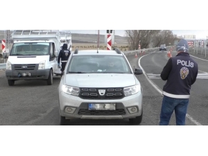 Erzincan’da Kent Giriş- Çıkışında Korona Denetimi