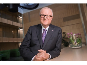 Almanya’da Hessen Eyaletinin Maliye Bakanı Tren Raylarında Ölü Bulundu