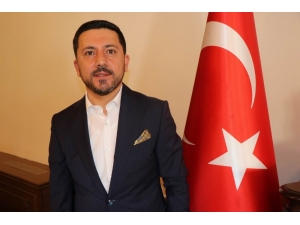 Belediye Başkanı Arı, Maaşını İhtiyaç Sahiplerine Bağışladı