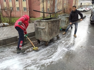 Hakkari’de Her Yer Köpüklü Suyla Yıkandı