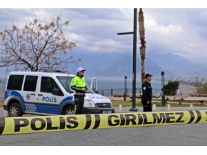 Dünyaca Ünlü Sahilde İn Cin Top Oynuyor