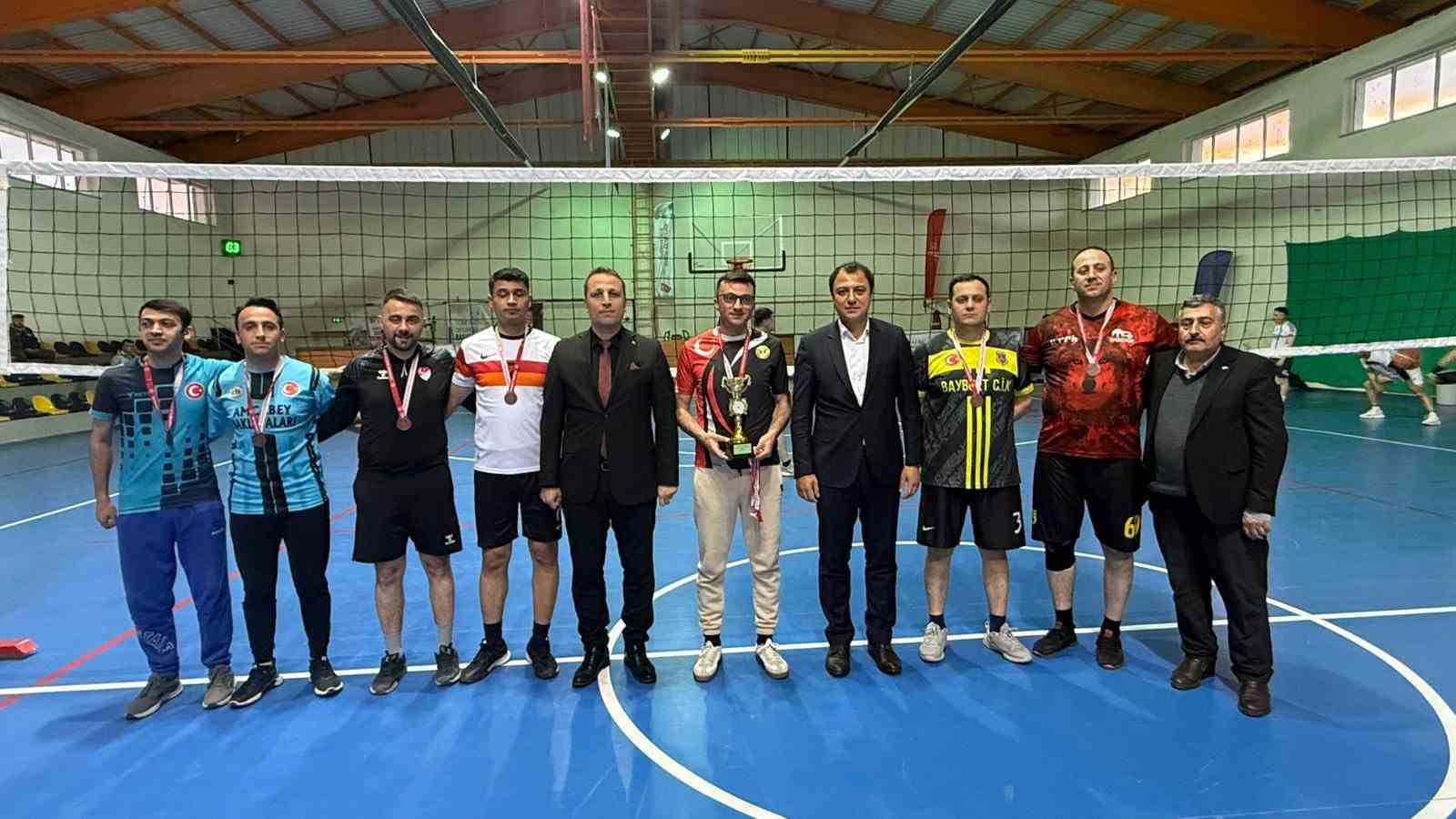 aydintepe-de-voleybol-turnuvasi-tamamlandi