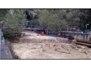 İskenderun’da Sağanak Su Baskınlarına Yol Açtı