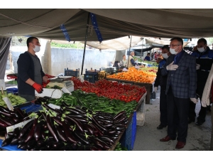 Akdeniz Belediyesi Zabıtası Pazar Yerlerinde 3 Metre Kuralını Denetledi