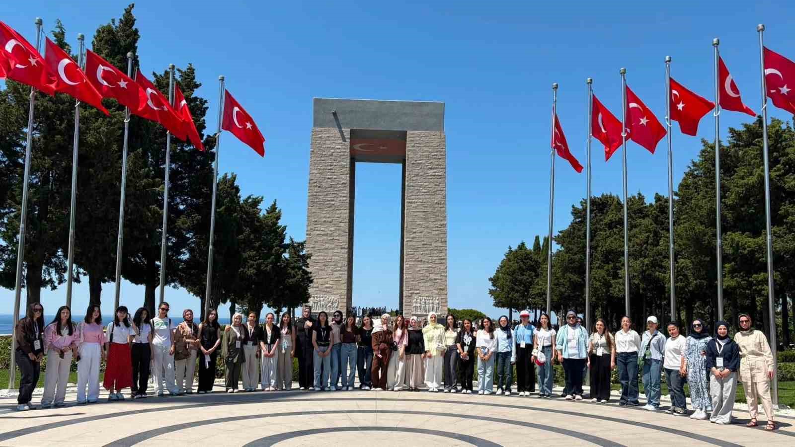 bayburtlu-gencler-canakkale-ruhunu-yerinde-yasadi