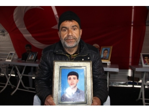 Hdp Önündeki Ailelerin Evlat Nöbeti 209’uncu Gününde