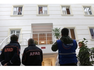 Sakarya’da Yurtta Karantina Altında Olan Öğrencilerden Ve Vatandaşlardan Moral Alkışı