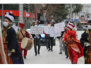 Maskeli Eldivenli Mehter Takımından Evde Kalan Vatandaşa Destek
