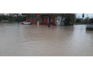 Osmaniye’de Şiddetli Yağmur Su Baskınlarına Neden Oldu