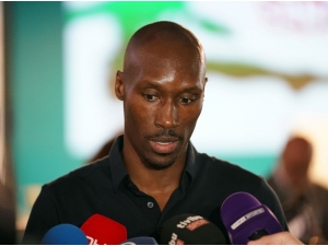 Atiba Hutchinson: "Takım Arkadaşlarımı Özledim"